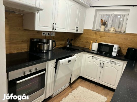 Konyhabútor gépekkel