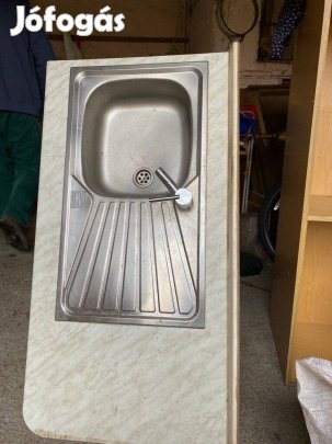 Konyhabútor mosogatóval