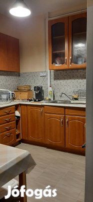 Konyhabutor váltás miatt. 