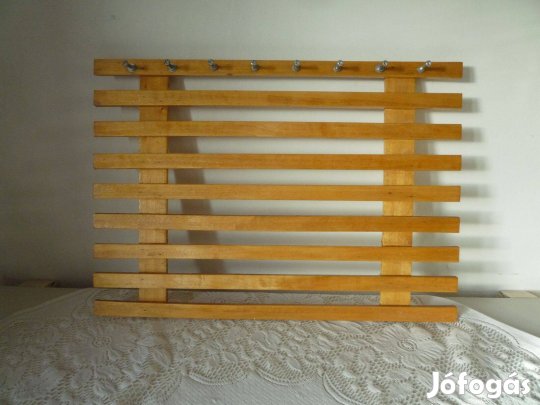 Konyhai eszközöknek fali tartó fából