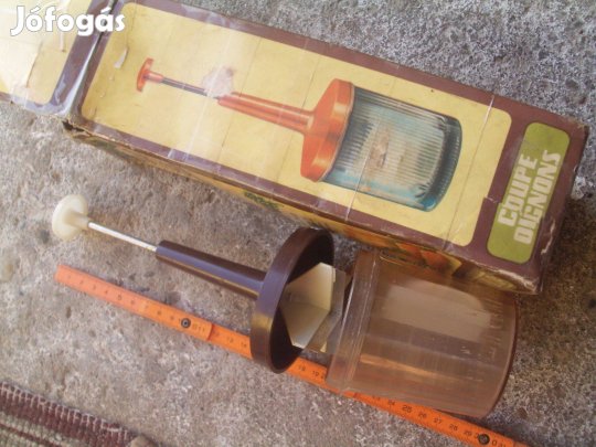 Konyhai kézi daraboló olcsón (pl. hagymához)