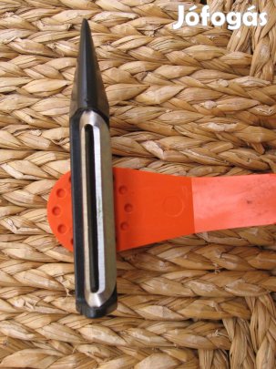 Konyhai kiegészítő, zöldséghámozó