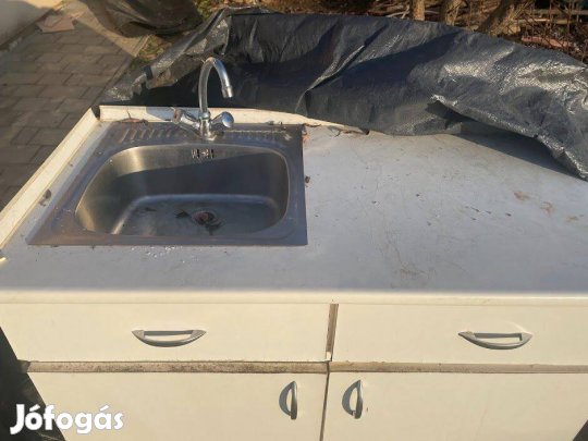 Konyhai mosogató!