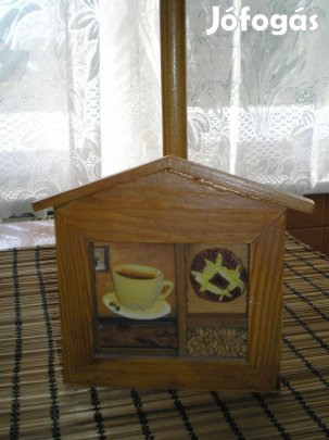 Konyhai papírtartó fából elején díszítéssel házikóforma