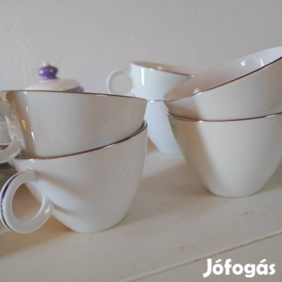 Konyhai porcelánok.