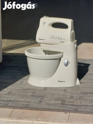Konyhai robotgép, Momert forgótálas kézi mixer
