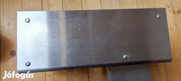 Konyhai tároló polc pultra