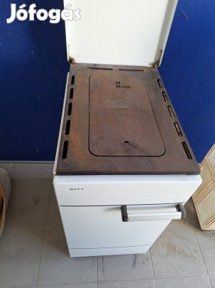Konyhai tűzhely jó állapotban 