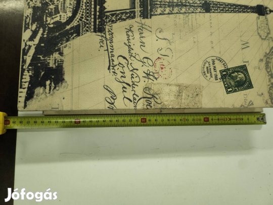 Könyvespolc rejtett tároló!