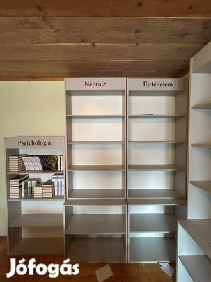 Könyvespolcok