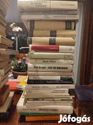 Könyvgyűjtemény eladó, akár darabokban vagy cserélhető Pécsett