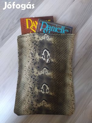 Könyvszütyő Danielle Steel könyvekkel
