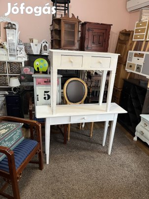 Konzolasztal eladó 22000 és 27000 ft bp.17 ker