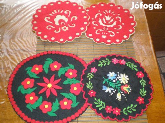 Kör alakú kisebb terítők, alátétek filcből, hímezve újszerű ár/db