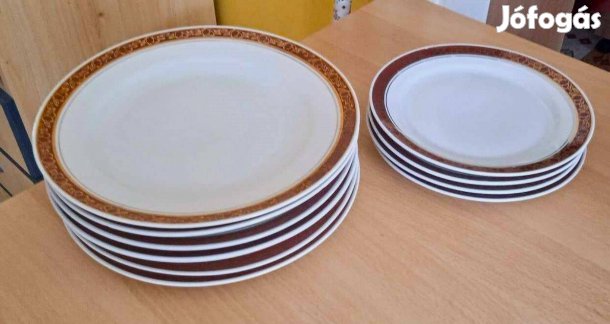 Koreai porcelán tányérsor, hiányos