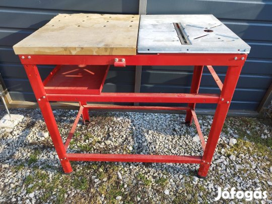 Körfűrész asztal, munkapad