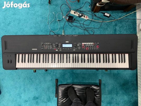 Korg Kross 2 88 Workstation + Eredeti Gurulós Korg Tok