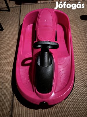 Kormányozható fékezhető bobszánkó