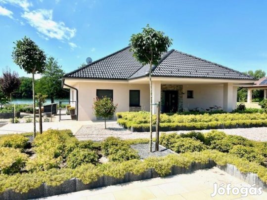 Környe, 4+1 szobás  családi ház eladó