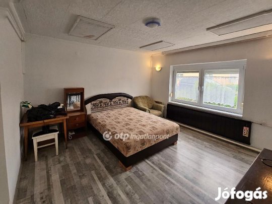 Környei eladó 81 nm-es ház