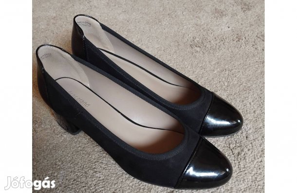 Körömcipő vastag sarokkal