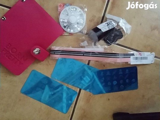 Körömnyomda Szett 8 DB-OS