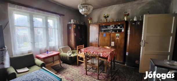 Koroncói eladó 48 nm-es ház