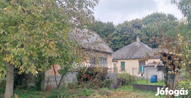 Koroncói eladó 60 nm-es ház