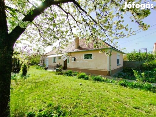 Koroncói eladó 80 nm-es ház