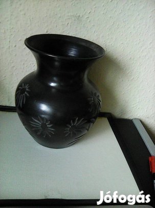Korondi fekete cserép váza 23 cm