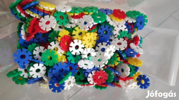 Korong, fejlesztő építőjáték