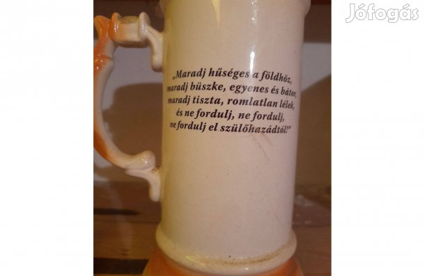 Korsó mottós fedeles kerámia Tard címerével matyó