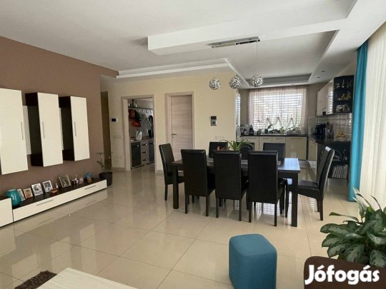 Korszerű passzívház várja új tulajdonosát Oroson! 12716