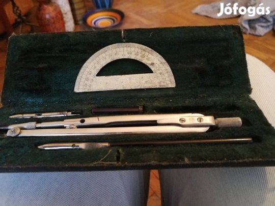 Körzőkészlet, bélelt tokkal 