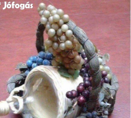 Kosár szőlő boros üveg dekoráció