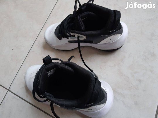 Kosaras cipő eladó 40-es méret