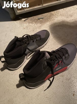Kosárlabda cipő (44)