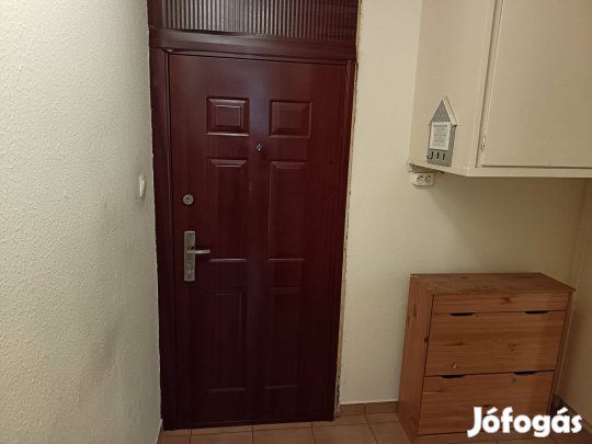 Kossuth utcán magasfökdszinti 39 nm-es lakás eladó
