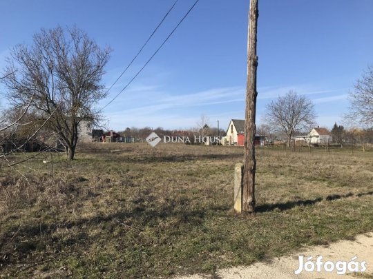 Kőszárhegyi eladó 2493 nm-es telek