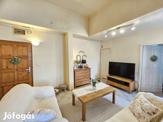 Kőszeg szívében  eladó  3 szobás belvárosi lakás várja !