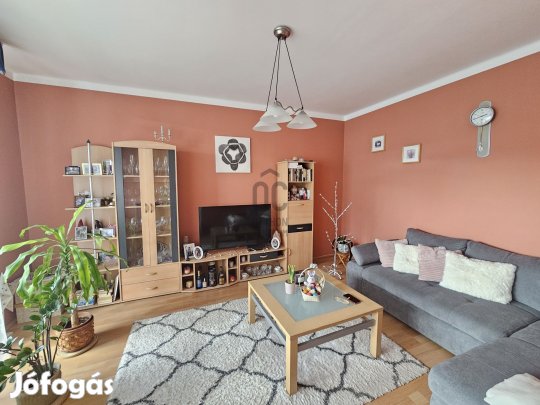 Kőszegen eladó 2 szobás felújított lakás!