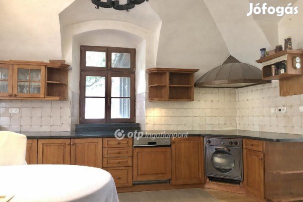 Kőszegi 240 nm-es ház eladó