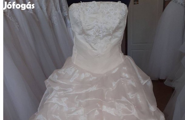 Koszorúslány ruha / Keringő ruha abronccsal