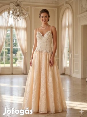 Koszorúslány ruha esküvő S-L barack bézs
