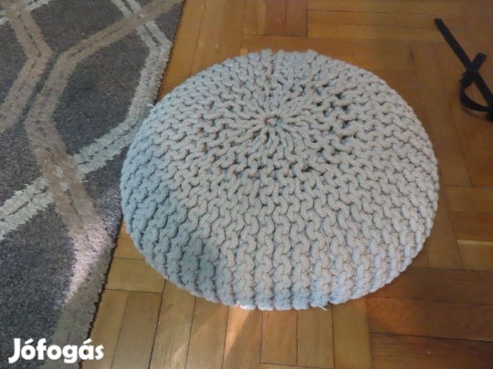 Kötött, horgolt puff