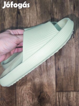 Kötött mintás könnyű papucs