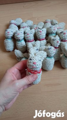 Kötött nyuszi dekoráció