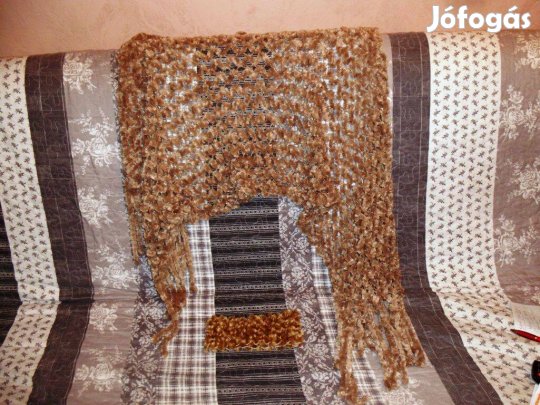 Kötött zselénia sál fejpánttal