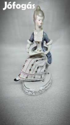 Kottát tartó hölgy porcelán