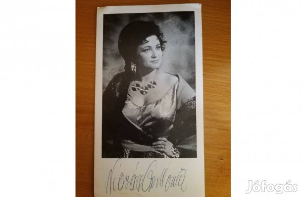 Kovács Apollónia aláírt eredeti fotója 10 x 18 cm